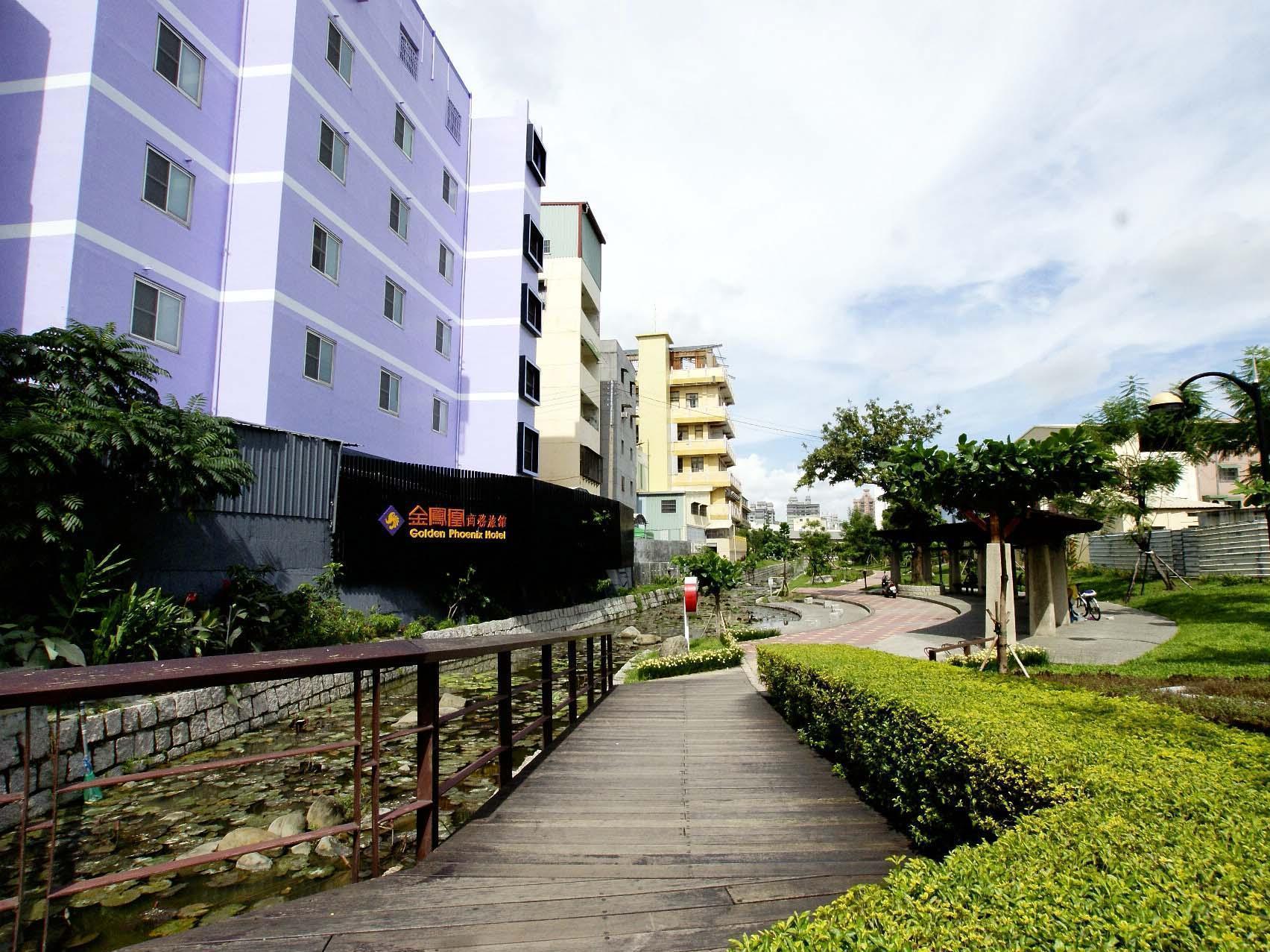 Golden Phoenix Hotel Kaohsiung Exterior foto